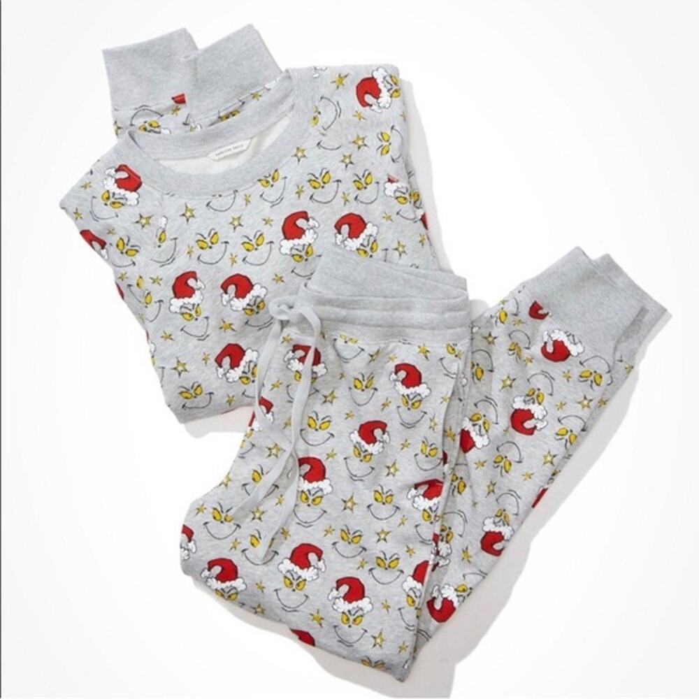 American Eagle Women’s Dr. Seuss Grinch Holiday Fleece PJ Pajama Set Size XS